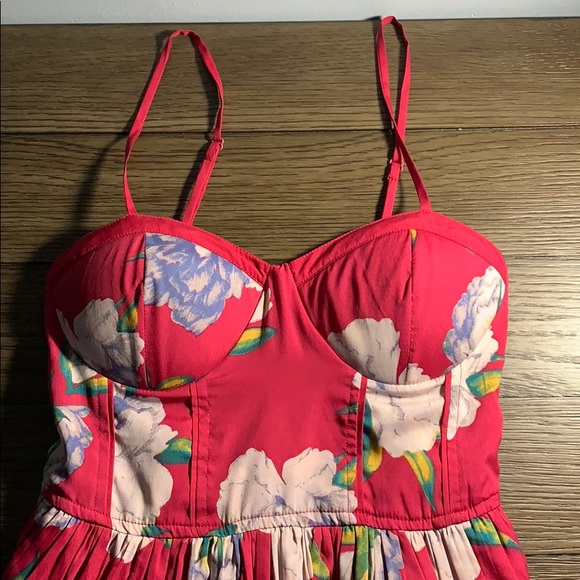 Band of Gypsies Dresses & Skirts - Band of Gypsies Floral Spaghetti Strapped Dress